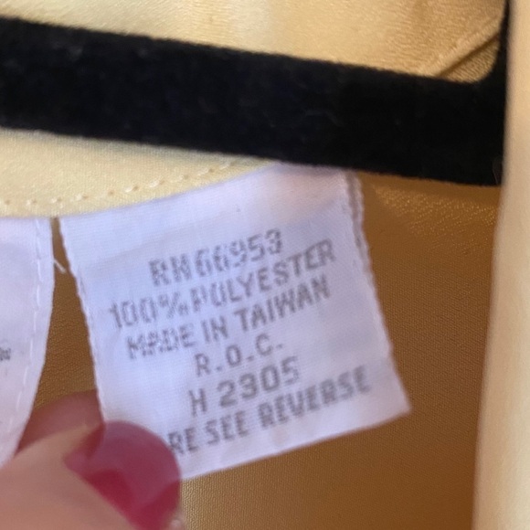 Vintage Soft butter Yellow Full Sleeves Blouse Collared - Picture 11 of 13